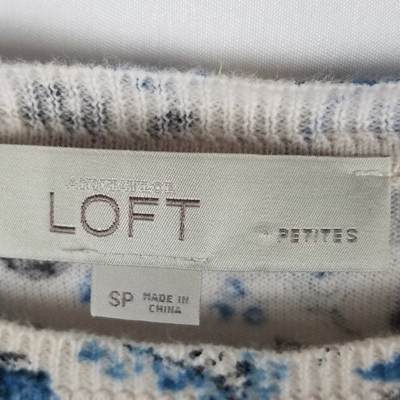 Ann Taylor LOFT top knit blue/white floral size SP - Picture 4 of 6